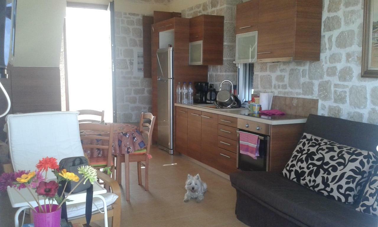 Villa Stone House In Olive Grove à Tolón Extérieur photo